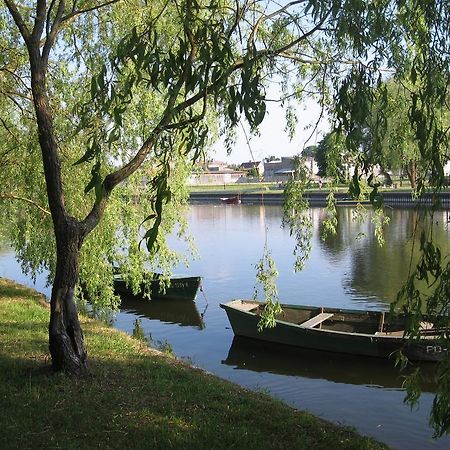 Pokoje I Domki Nad Kanalem Bystrym Аугустов Екстериор снимка
